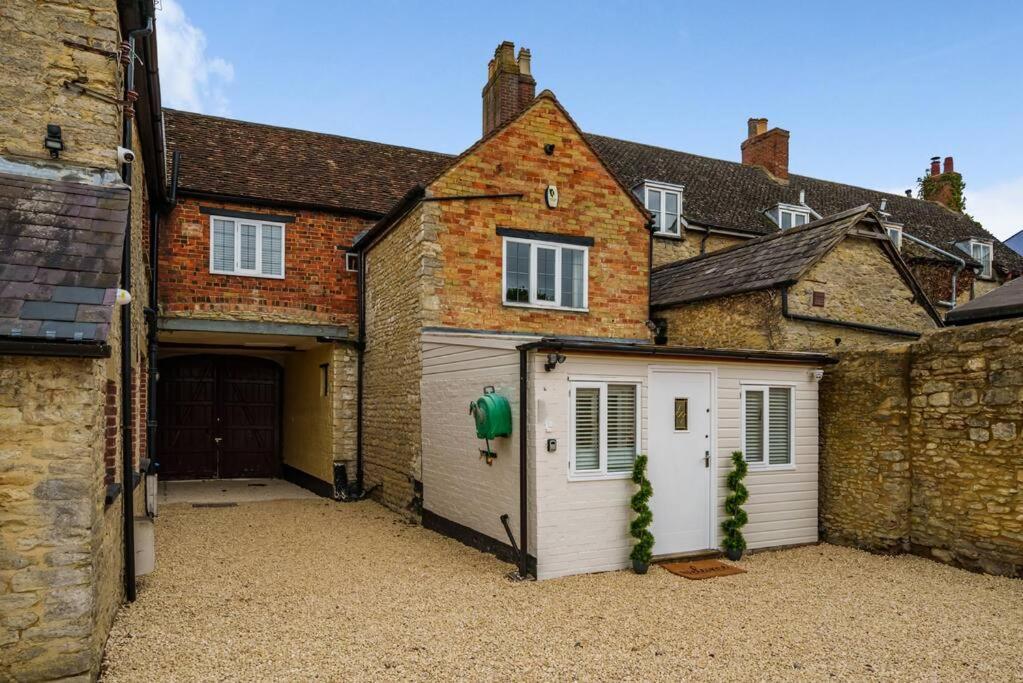 Fox Cottage, Within 5 Min Walk Of Bicester Village Exterior photo